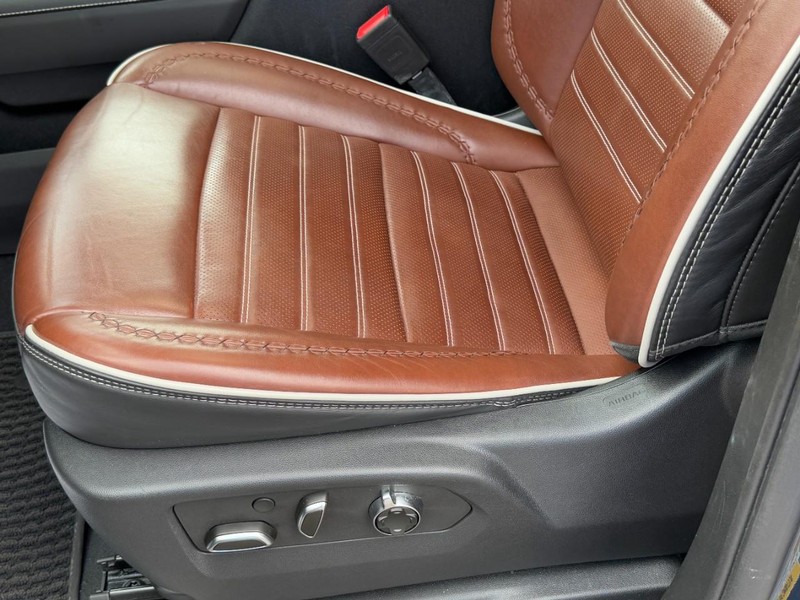 GMC Sierra 1500 Vehicle Full-screen Gallery Image 27