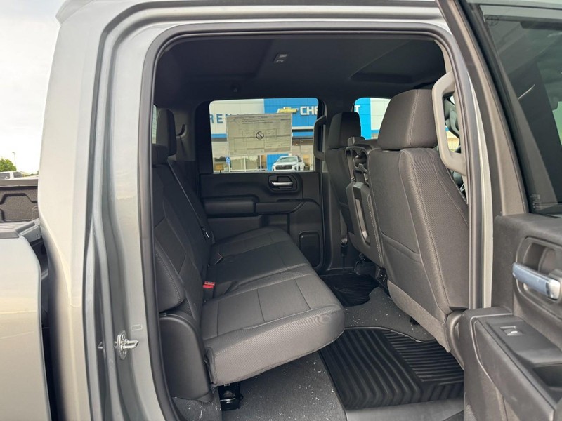 Chevrolet Silverado 2500HD Vehicle Image 06