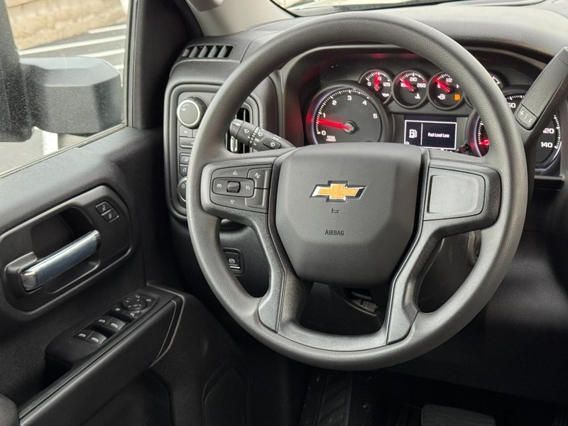 Chevrolet Silverado 2500HD Vehicle Image 08