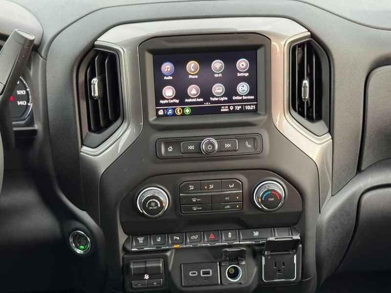 Chevrolet Silverado 2500HD Vehicle Image 09