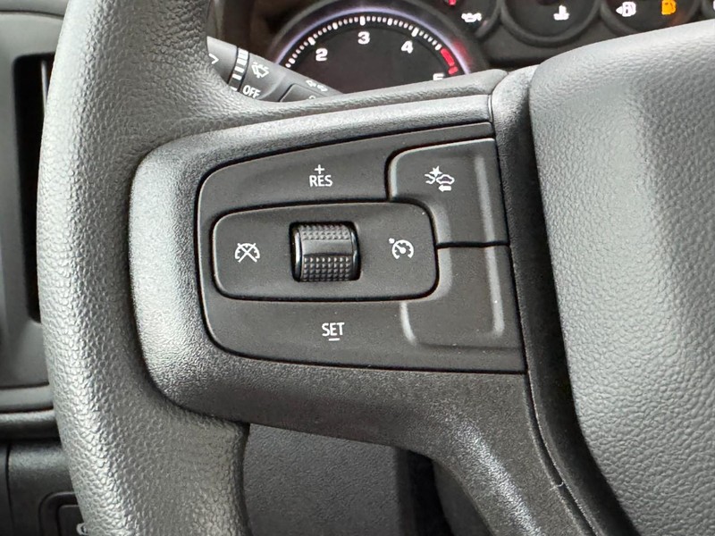 Chevrolet Silverado 2500HD Vehicle Image 11