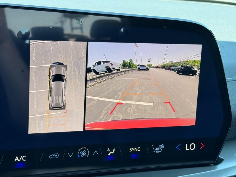 Chevrolet Traverse Vehicle Image 16