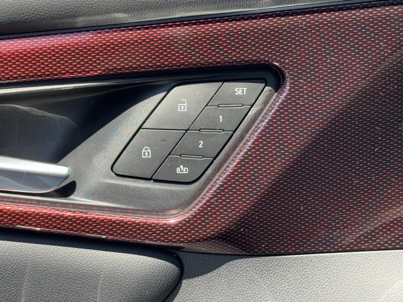 Chevrolet Traverse Vehicle Image 12