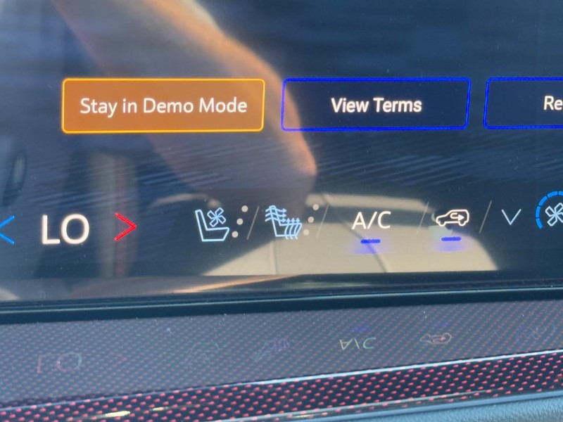 Chevrolet Traverse Vehicle Image 16