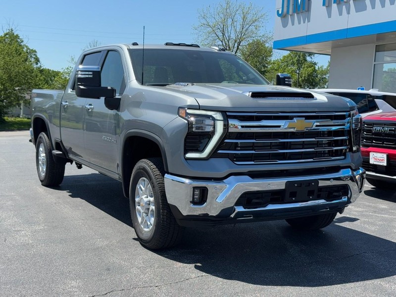 Chevrolet Silverado 2500HD Vehicle Image 02
