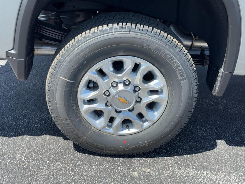 Chevrolet Silverado 2500HD Vehicle Image 05