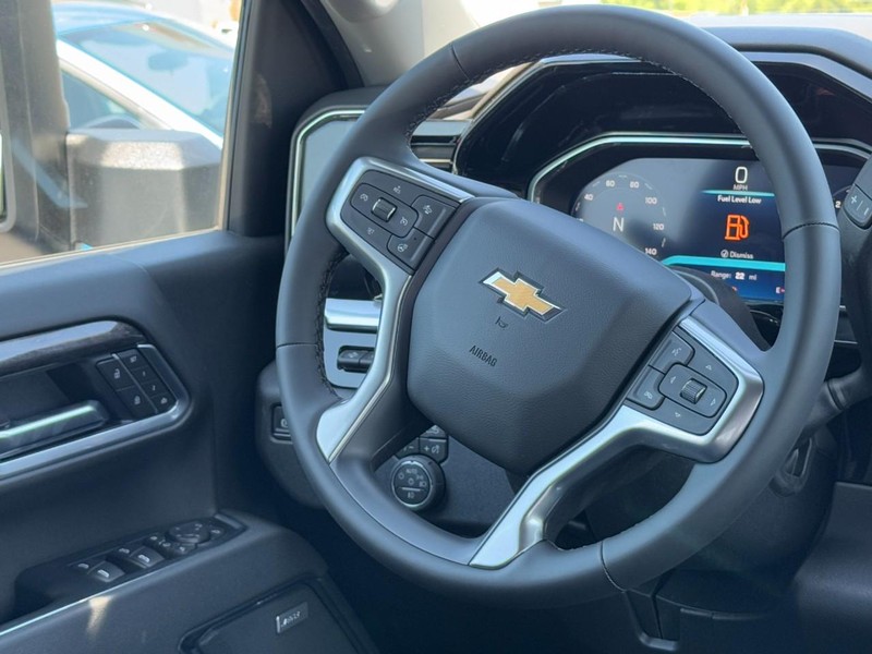 Chevrolet Silverado 2500HD Vehicle Image 08