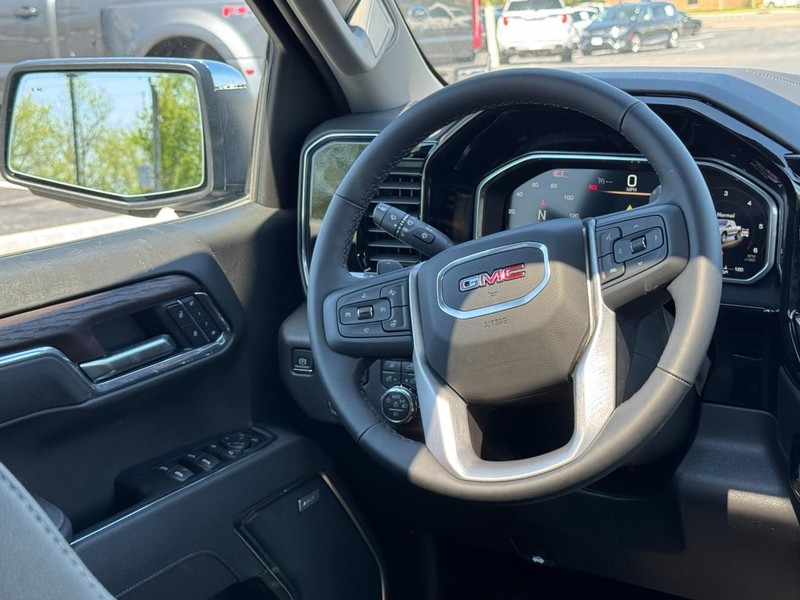GMC Sierra 1500 Vehicle Image 08