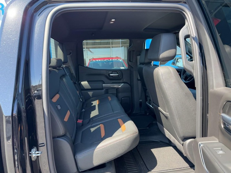 GMC Sierra 1500 Vehicle Full-screen Gallery Image 09