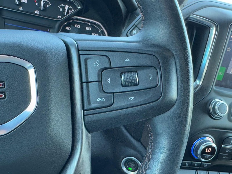 GMC Sierra 1500 Vehicle Full-screen Gallery Image 17