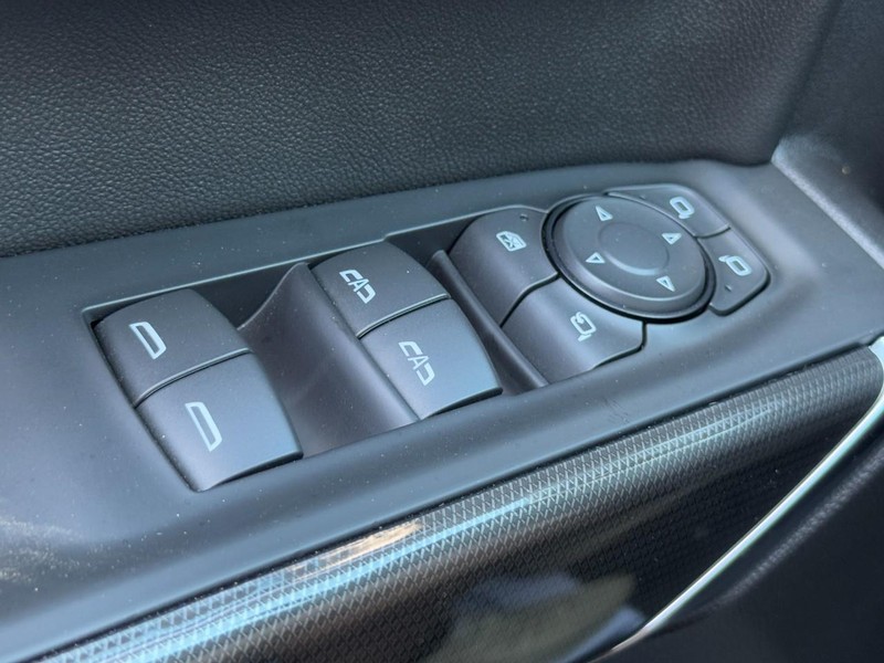 GMC Sierra 1500 Vehicle Full-screen Gallery Image 21