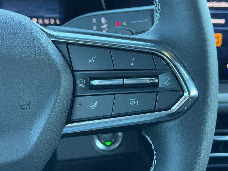 Chevrolet Traverse Vehicle Image 12