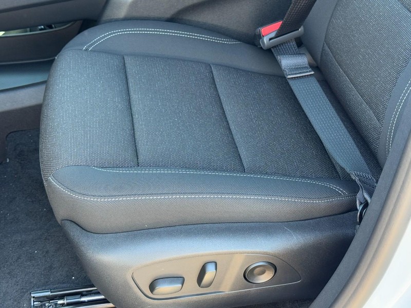 Chevrolet Traverse Vehicle Image 16