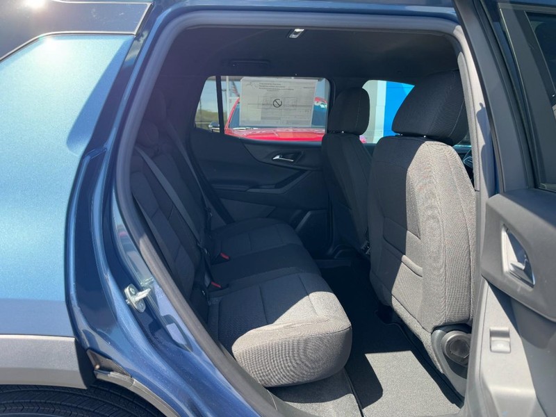 Chevrolet Equinox Vehicle Image 06