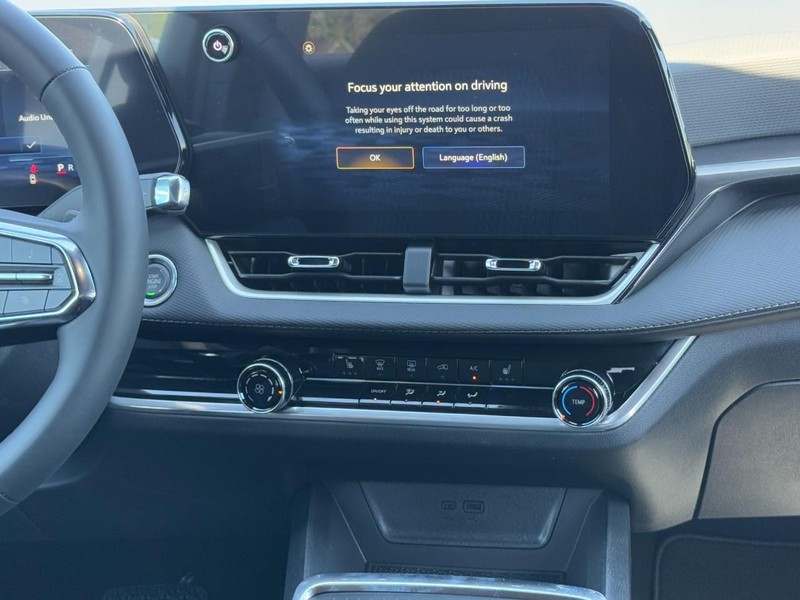 Chevrolet Equinox Vehicle Image 09