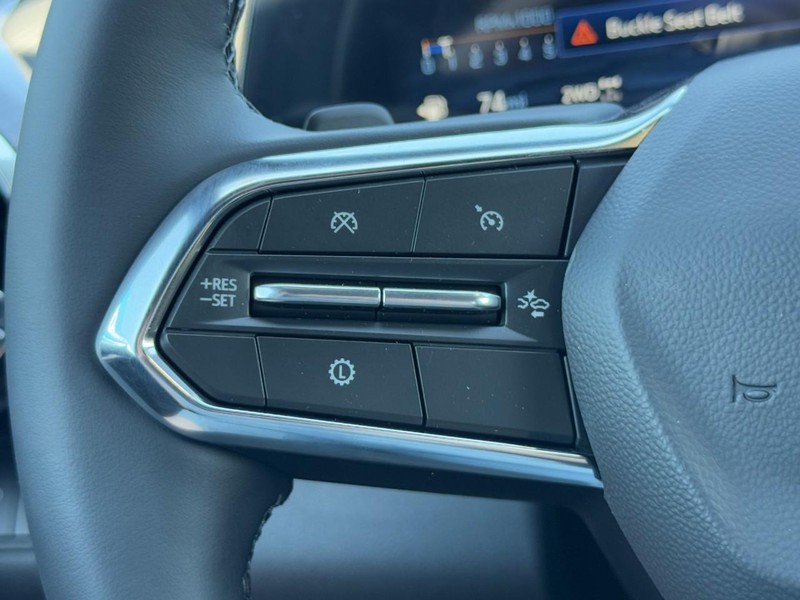 Chevrolet Equinox Vehicle Image 11