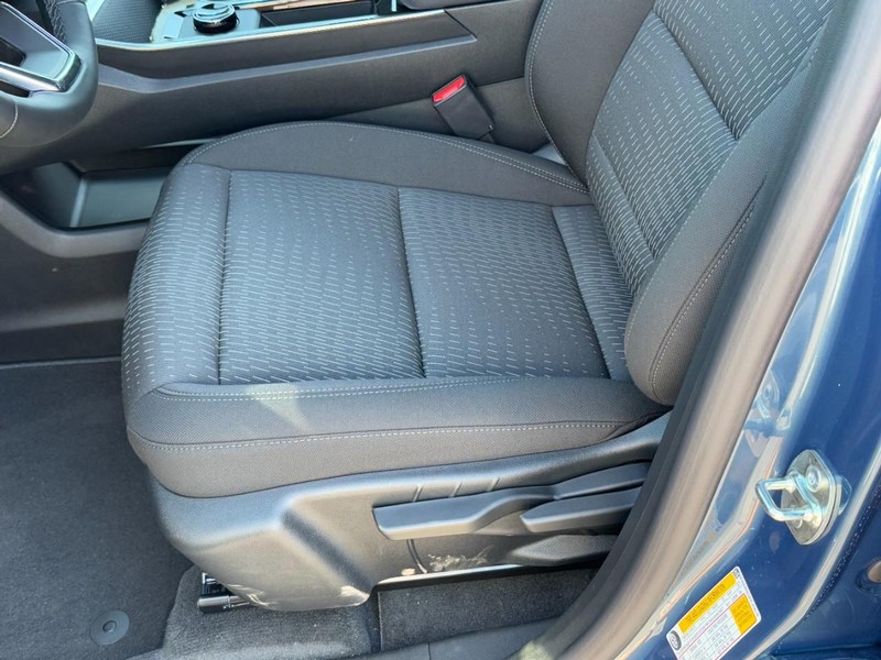 Chevrolet Equinox Vehicle Image 15