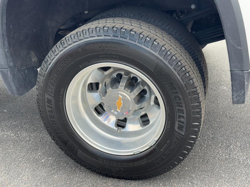 Chevrolet Silverado 3500HD Vehicle Full-screen Gallery Image 07