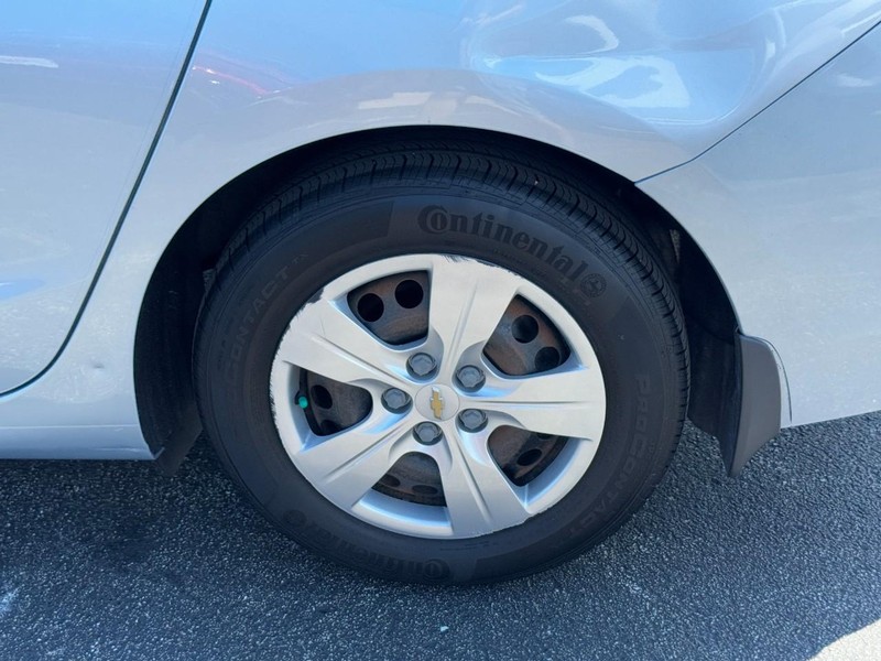 Chevrolet Cruze Vehicle Full-screen Gallery Image 07