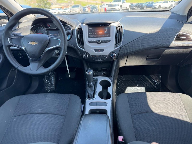 Chevrolet Cruze Vehicle Full-screen Gallery Image 11