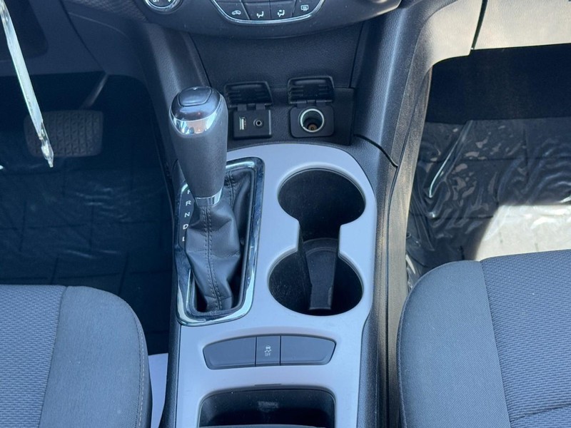 Chevrolet Cruze Vehicle Full-screen Gallery Image 14