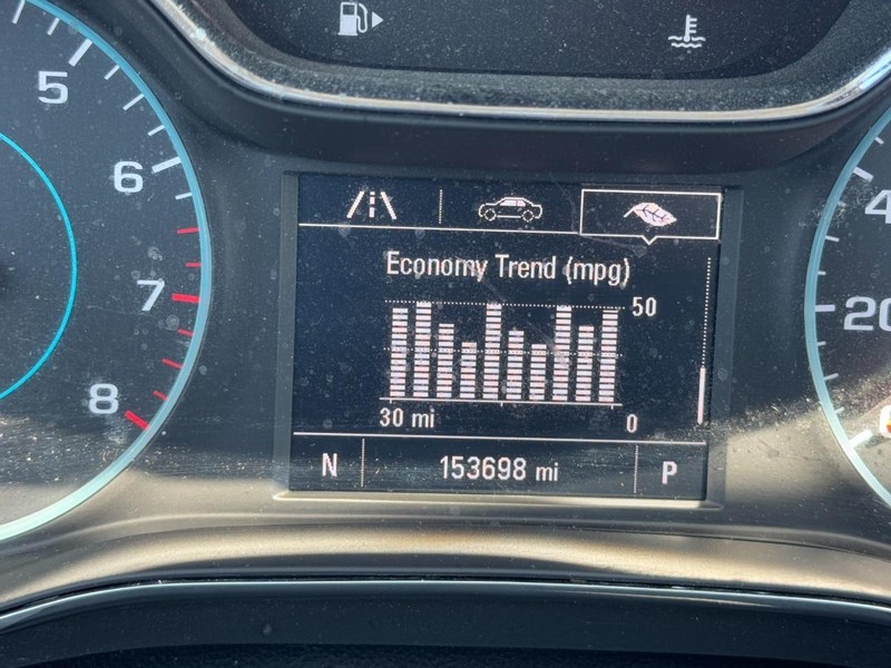 Chevrolet Cruze Vehicle Full-screen Gallery Image 17