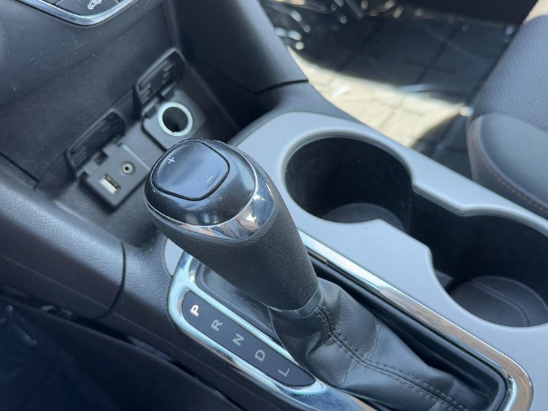 Chevrolet Cruze Vehicle Full-screen Gallery Image 18