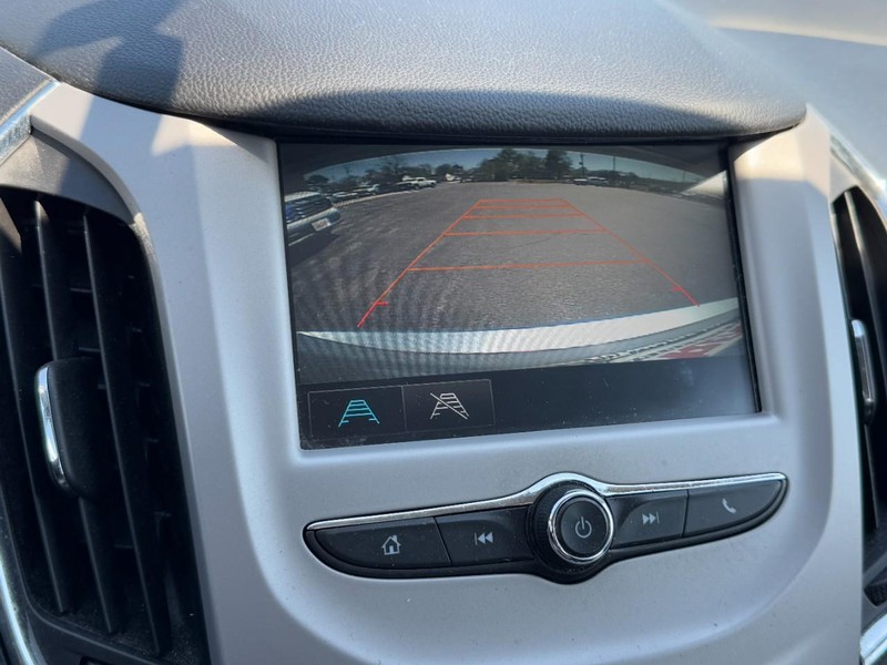 Chevrolet Cruze Vehicle Full-screen Gallery Image 19