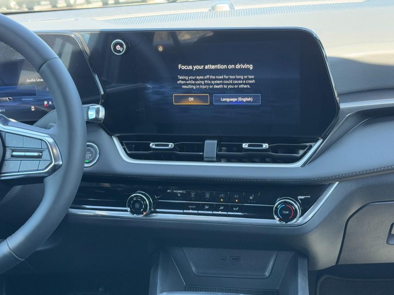 Chevrolet Equinox Vehicle Image 09