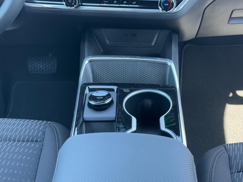 Chevrolet Equinox Vehicle Image 10
