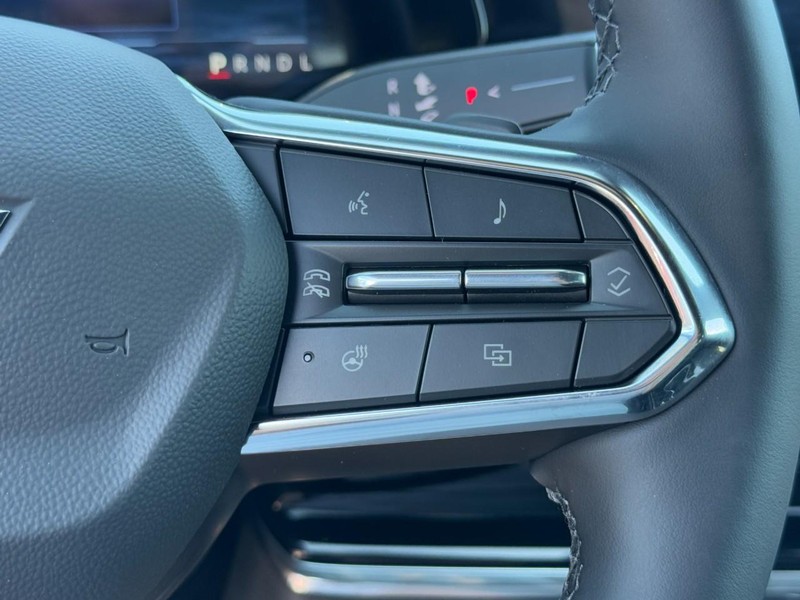 Chevrolet Equinox Vehicle Image 12
