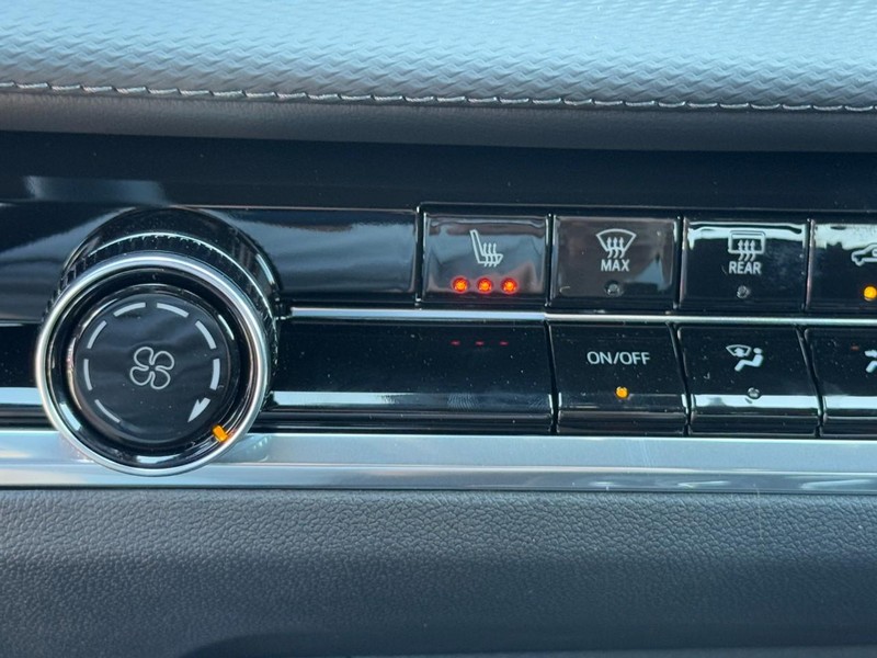 Chevrolet Equinox Vehicle Image 13