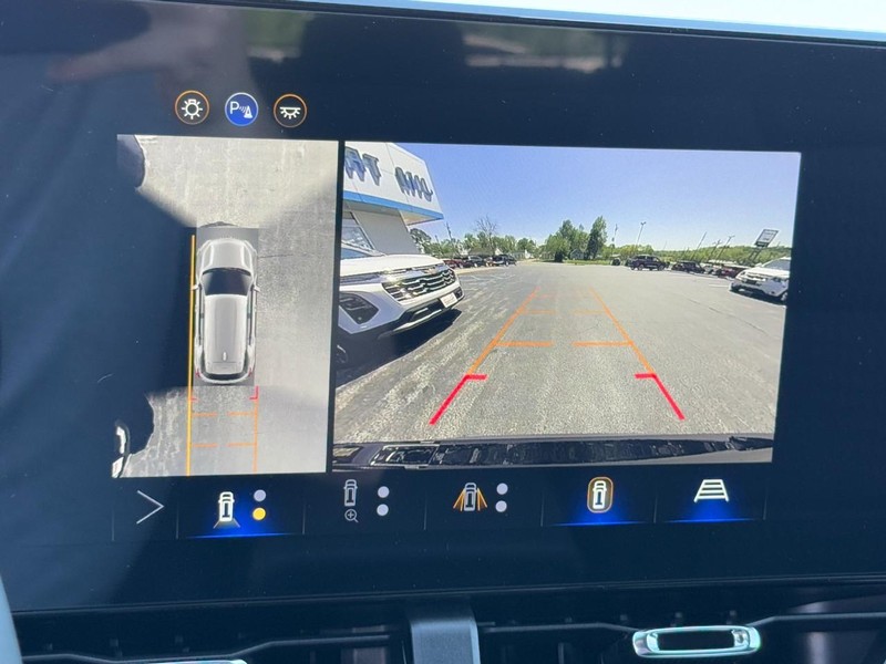 Chevrolet Equinox Vehicle Image 14