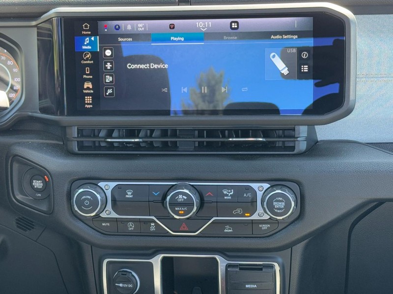Jeep Gladiator Vehicle Full-screen Gallery Image 13