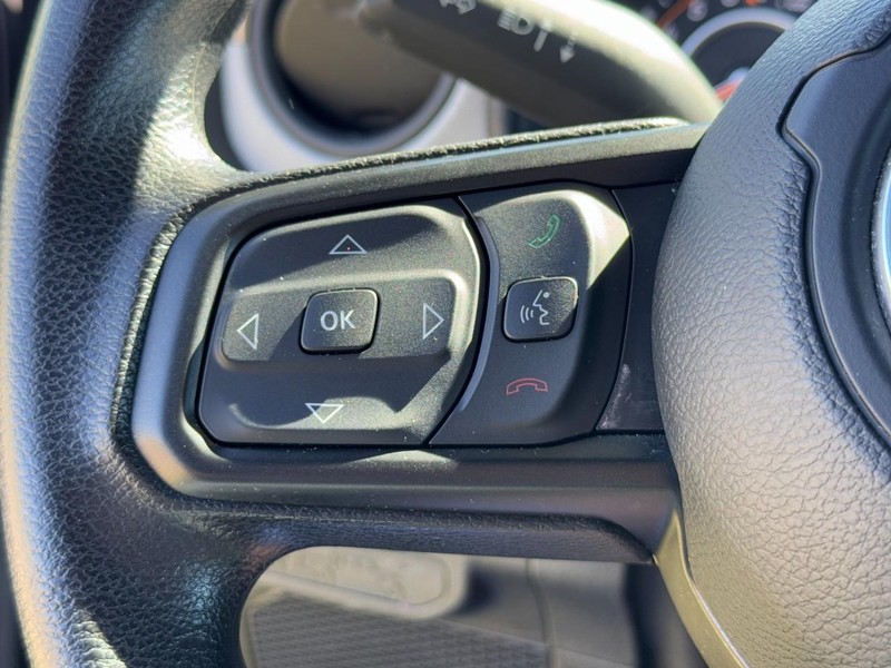 Jeep Gladiator Vehicle Full-screen Gallery Image 16
