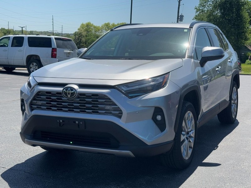 Toyota RAV4 Vehicle Full-screen Gallery Image 08