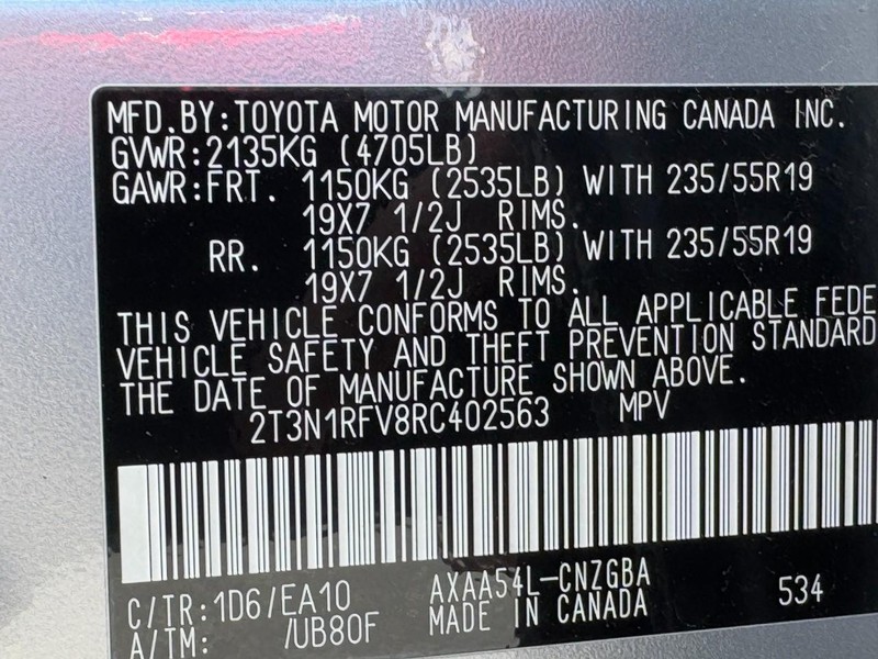 Toyota RAV4 Vehicle Full-screen Gallery Image 24