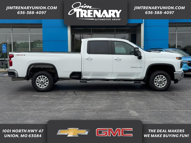 Chevrolet Silverado 2500HD Vehicle Full-screen Gallery Image 01