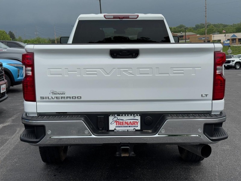 Chevrolet Silverado 2500HD Vehicle Full-screen Gallery Image 04