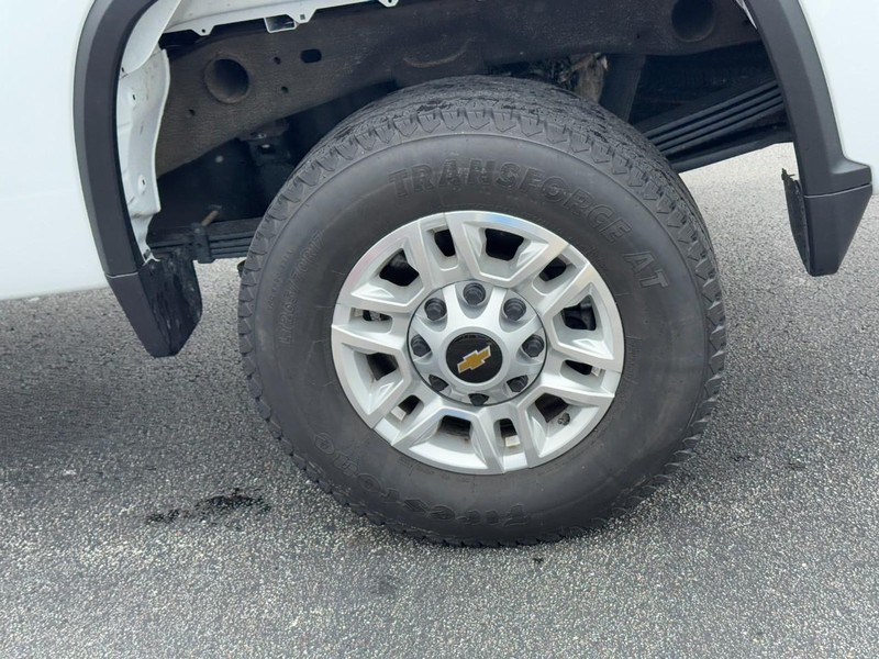 Chevrolet Silverado 2500HD Vehicle Full-screen Gallery Image 07