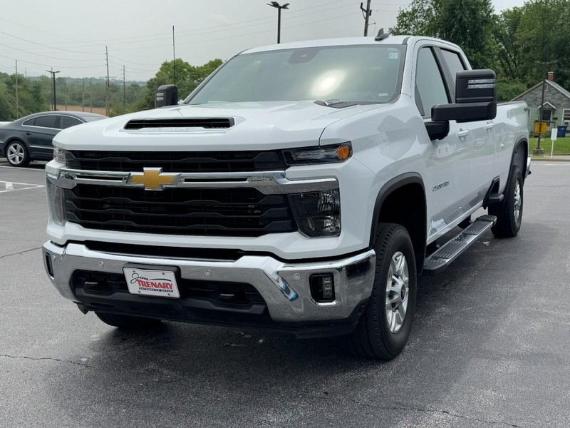 Chevrolet Silverado 2500HD Vehicle Full-screen Gallery Image 08