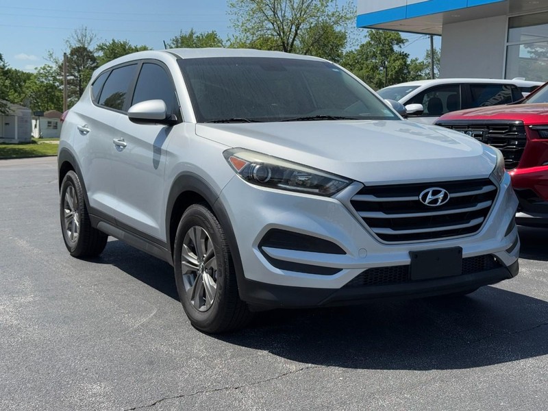 Hyundai Tucson Vehicle Full-screen Gallery Image 02