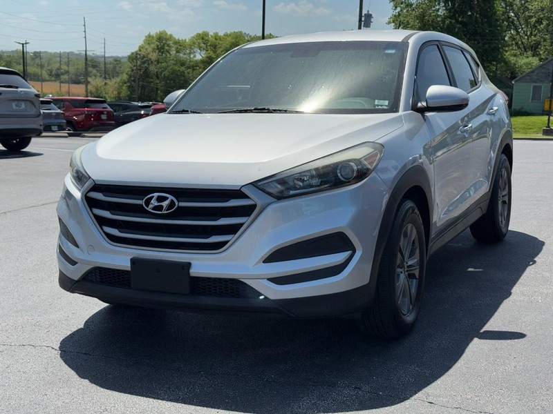 Hyundai Tucson Vehicle Full-screen Gallery Image 08