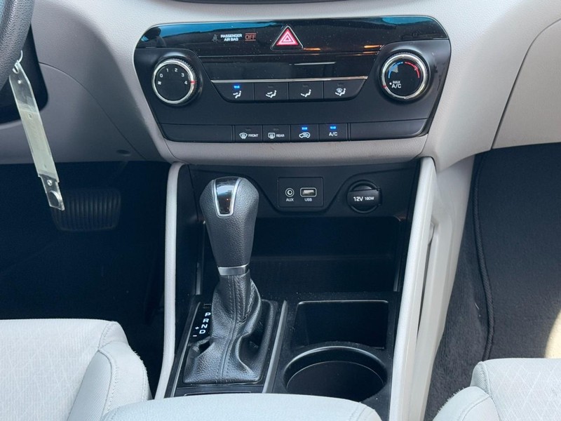Hyundai Tucson Vehicle Full-screen Gallery Image 14