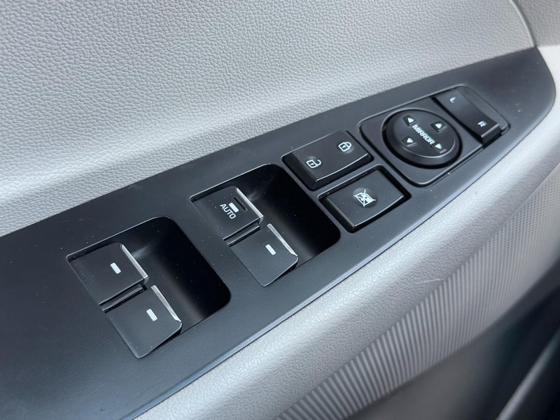 Hyundai Tucson Vehicle Full-screen Gallery Image 21
