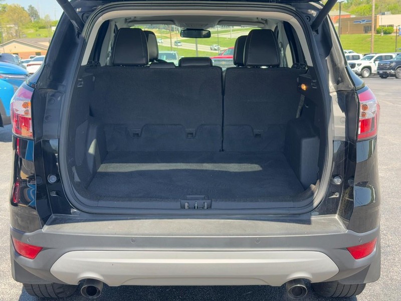 Ford Escape Vehicle Full-screen Gallery Image 05