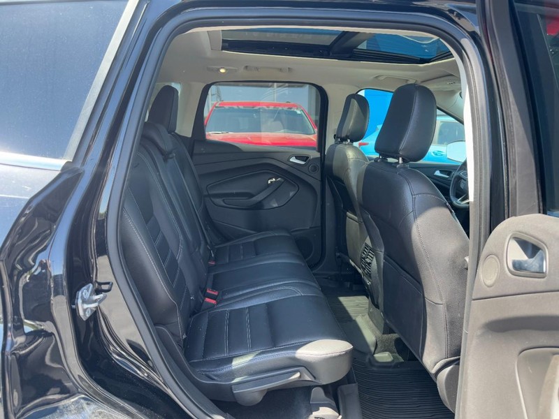 Ford Escape Vehicle Full-screen Gallery Image 10