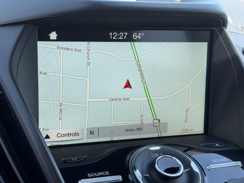 Ford Escape Vehicle Full-screen Gallery Image 21