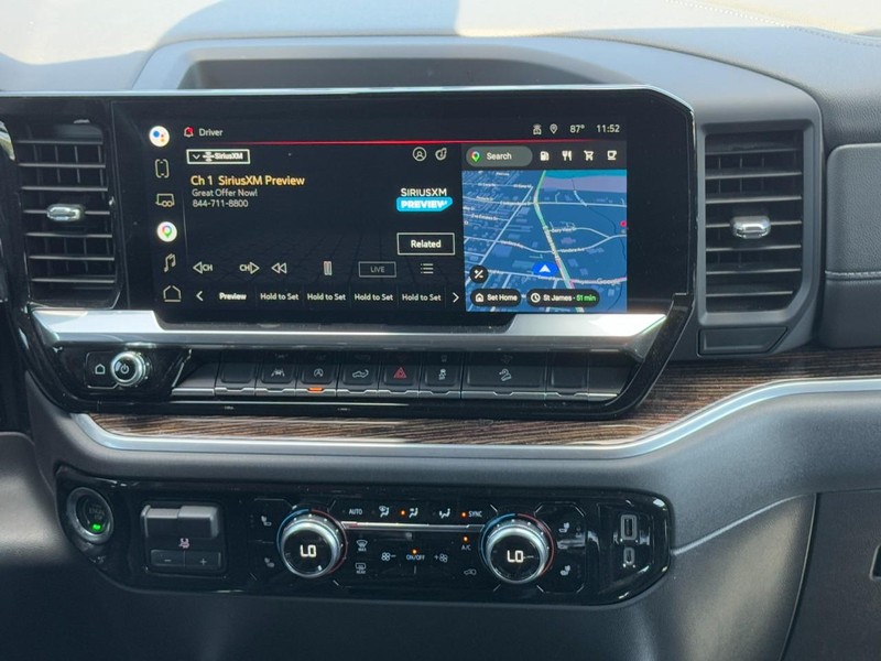 GMC Sierra 1500 Vehicle Full-screen Gallery Image 13