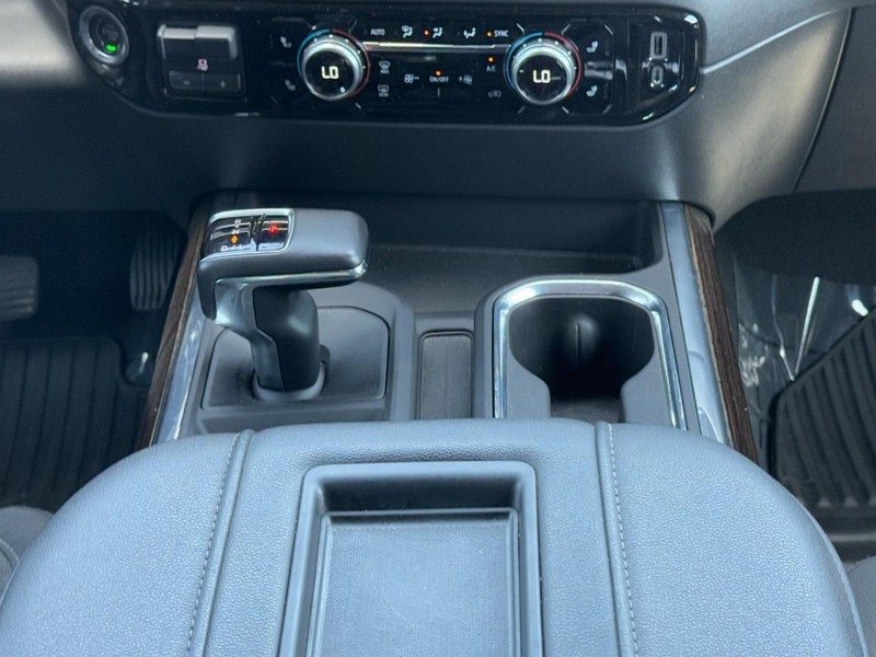 GMC Sierra 1500 Vehicle Full-screen Gallery Image 14